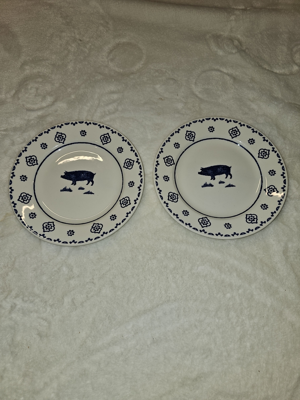 Highland Croft Queens By Churchill Plates  (Made In England)- Set of 2